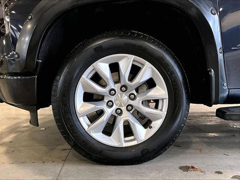 Used 2023 Chevrolet Silverado 1500 Custom image 7