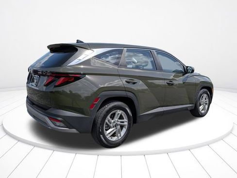 Used 2025 Hyundai Tucson SE FWD image 3