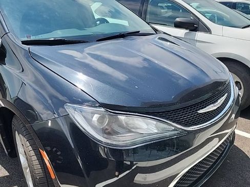 Used 2020 Chrysler Pacifica Limited FWD image 13