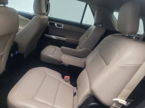 Used 2021 Ford Explorer XLT w/ Equipment Group 202A RWD image 18