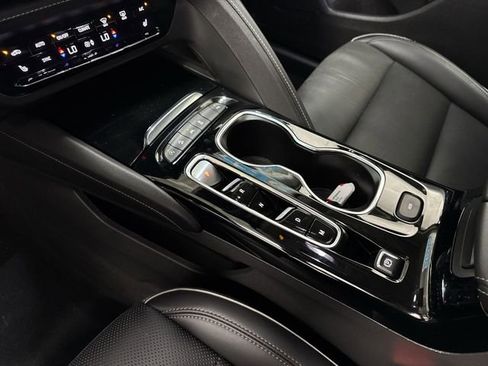 Certified 2023 Buick Envision Essence AWD/4WD image 20