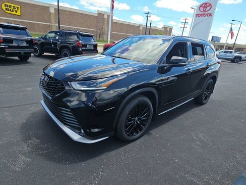 Used 2023 Toyota Highlander XSE AWD/4WD image 7