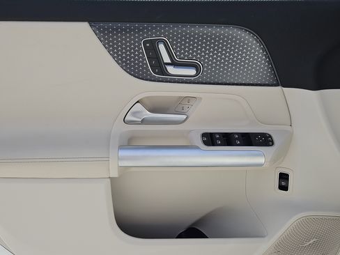 Used 2025 Mercedes-Benz GLA 250 image 23