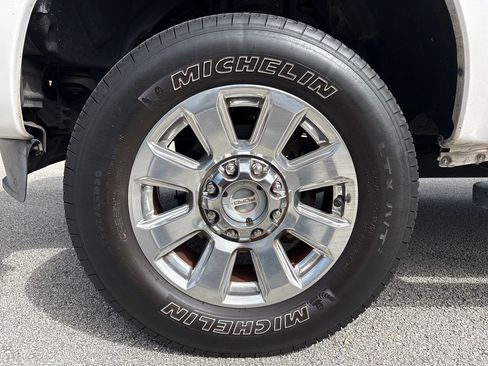 Used 2016 Ford F250 Platinum w/ FX4 Off-Road Package image 12