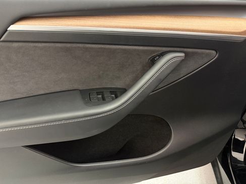 Used 2023 Tesla Model Y Long Range AWD/4WD image 11