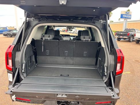 New 2025 Ford Expedition Active image 26