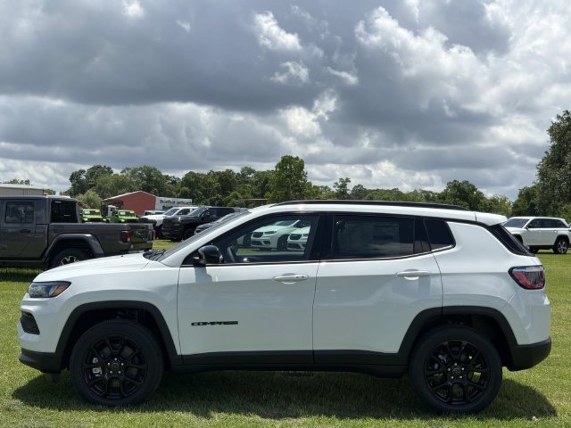 New 2026 Jeep Compass Latitude AWD/4WD image 14