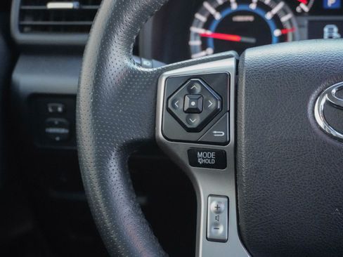 Used 2018 Toyota 4Runner SR5 Premium image 15