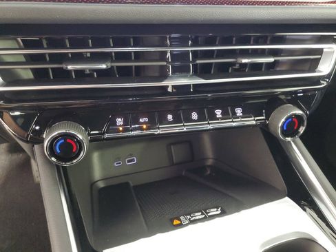 New 2026 Chevrolet Traverse Z71 w/ Enhanced Driving Package AWD/4WD image 18