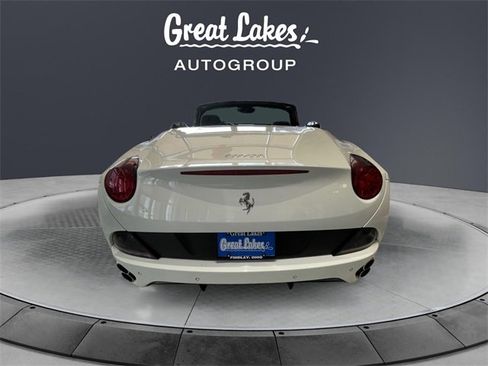 Used 2014 Ferrari California image 4