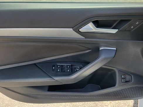 Used 2023 Volkswagen Jetta SE w/ Panoramic Sunroof Package FWD image 14