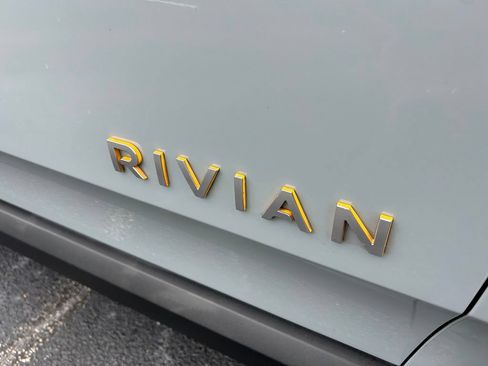 Used 2022 Rivian R1T Adventure AWD/4WD image 23