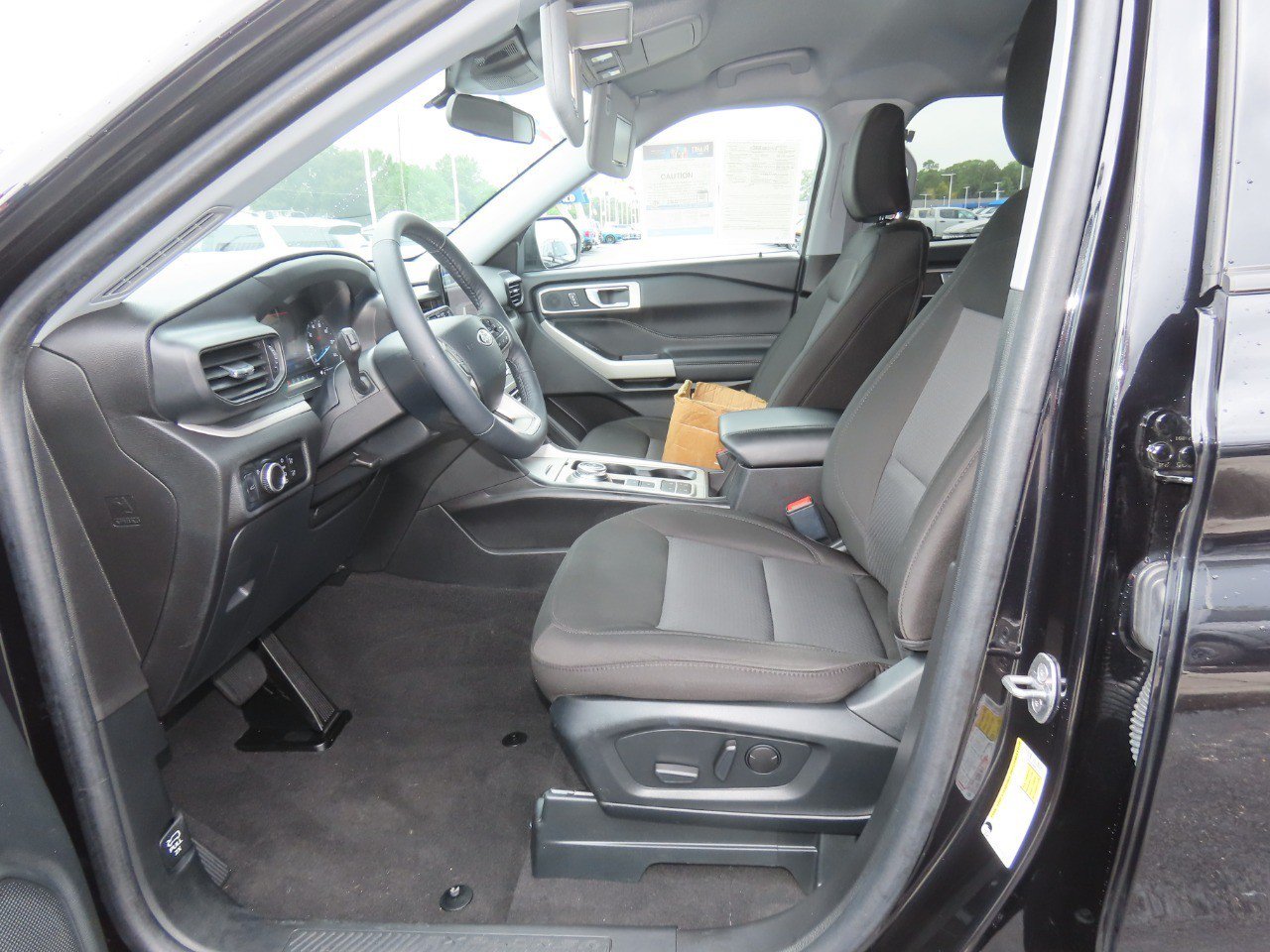 Certified 2024 Ford Explorer XLT RWD image 25