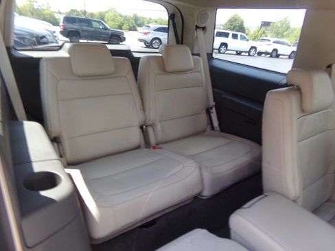 Used 2010 Ford Flex Limited FWD image 27