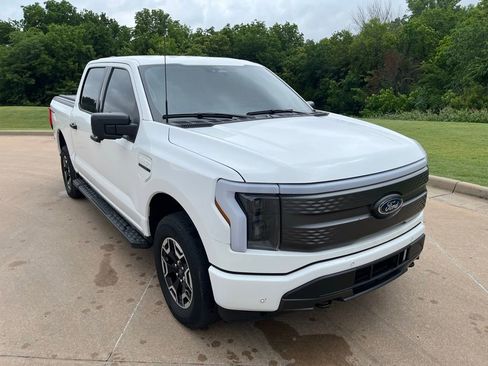 Used 2023 Ford F150 Lightning XLT AWD/4WD image 7