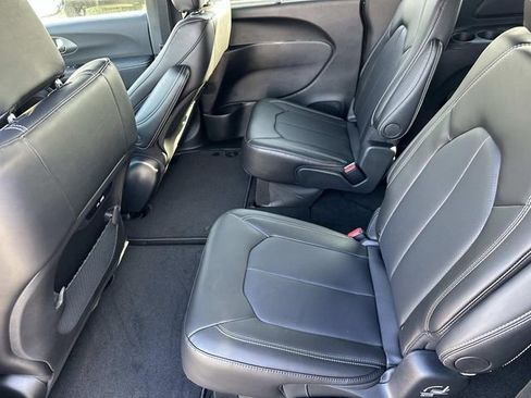 New 2026 Chrysler Pacifica Select FWD image 24