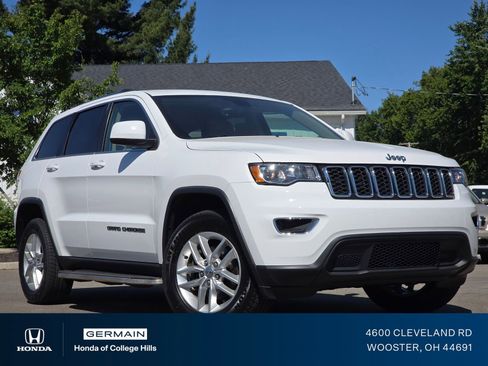 Used 2018 Jeep Grand Cherokee Laredo AWD/4WD image 1