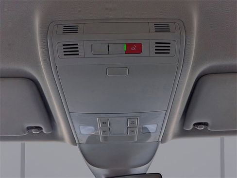 Certified 2024 Volkswagen Taos SE image 25