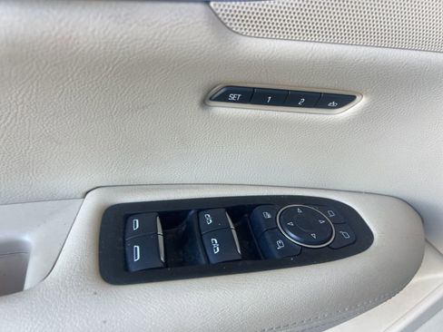 Used 2017 Cadillac XT5 Luxury w/ Driver Awareness Package image 23