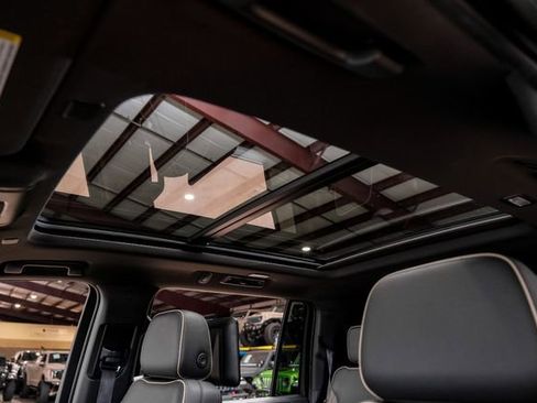 Used 2021 GMC Yukon XL SLT w/ Rear Media and Nav Package AWD/4WD image 15