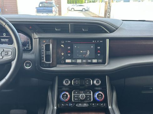 Used 2024 GMC Yukon XL Denali Ultimate AWD/4WD image 77