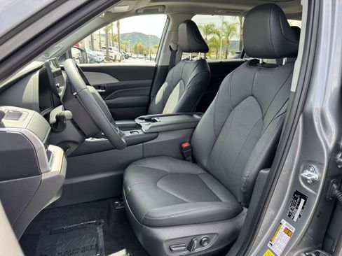 Used 2026 Toyota Grand Highlander Limited image 16