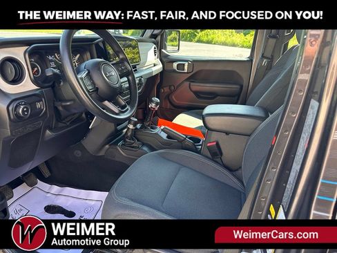 Used 2024 Jeep Gladiator Sport AWD/4WD image 9