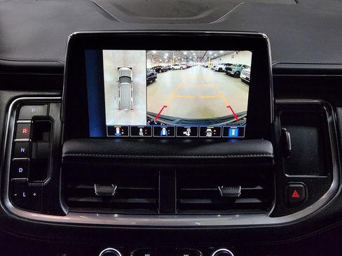 Used 2023 Chevrolet Suburban Z71 w/ Luxury Package image 38