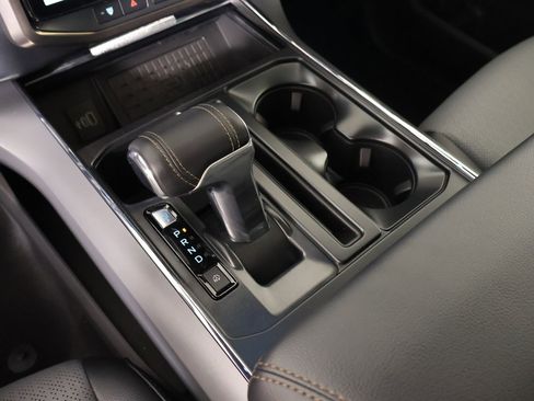 Used 2025 Ford F150 Lightning Lariat image 8