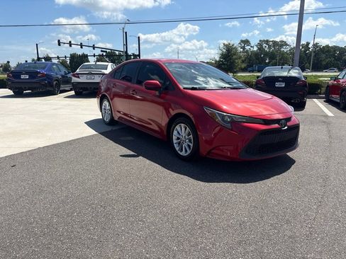 Used 2021 Toyota Corolla LE w/ LE Convenience Package FWD image 3