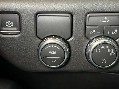 Used 2026 GMC Sierra 1500 SLE RWD image 30