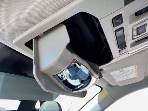 Certified 2020 Toyota Highlander XLE AWD/4WD image 42