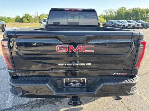Used 2024 GMC Sierra 2500 AT4 w/ AT4 Premium Plus Package image 3