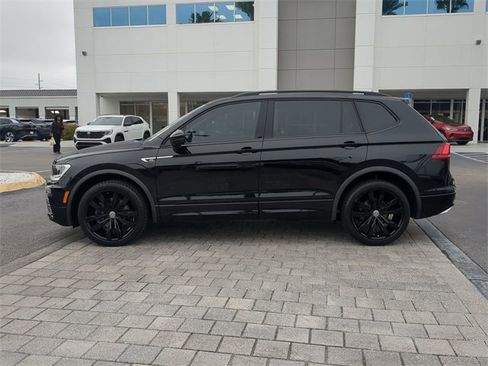 Certified 2020 Volkswagen Tiguan SE R-Line image 6