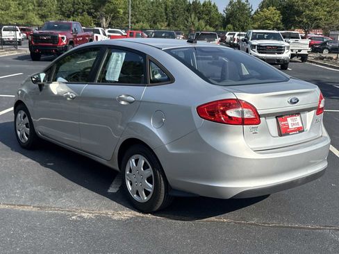 Used 2013 Ford Fiesta SE FWD image 18