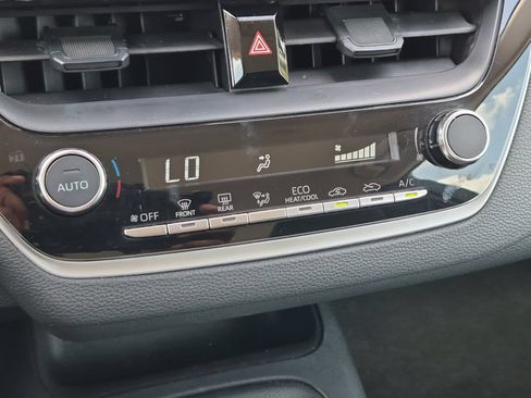 Certified 2025 Toyota Corolla LE FWD image 17