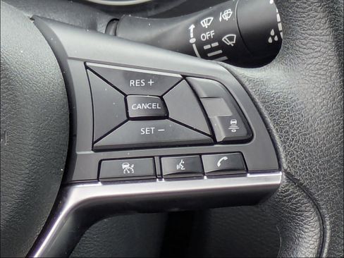 Used 2024 Nissan Sentra SV FWD image 19