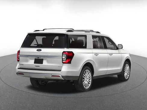 Used 2024 Ford Expedition Max Limited AWD/4WD image 2