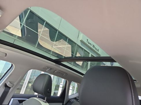 New 2026 Volkswagen Taos SE FWD image 18