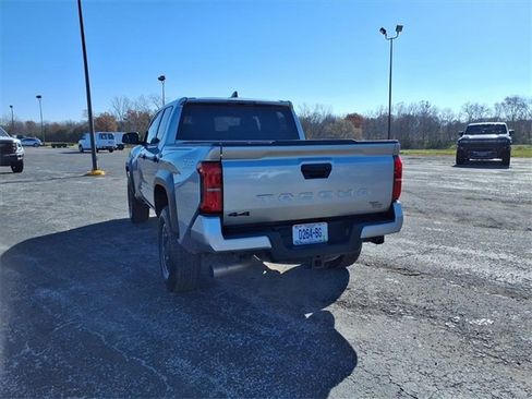 Used 2024 Toyota Tacoma TRD Sport image 18