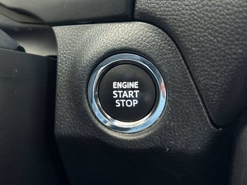 Used 2024 Toyota RAV4 XLE FWD image 33