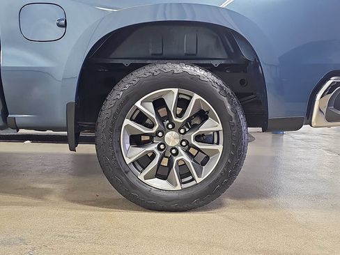 Used 2024 Chevrolet Silverado 1500 LT AWD/4WD image 38
