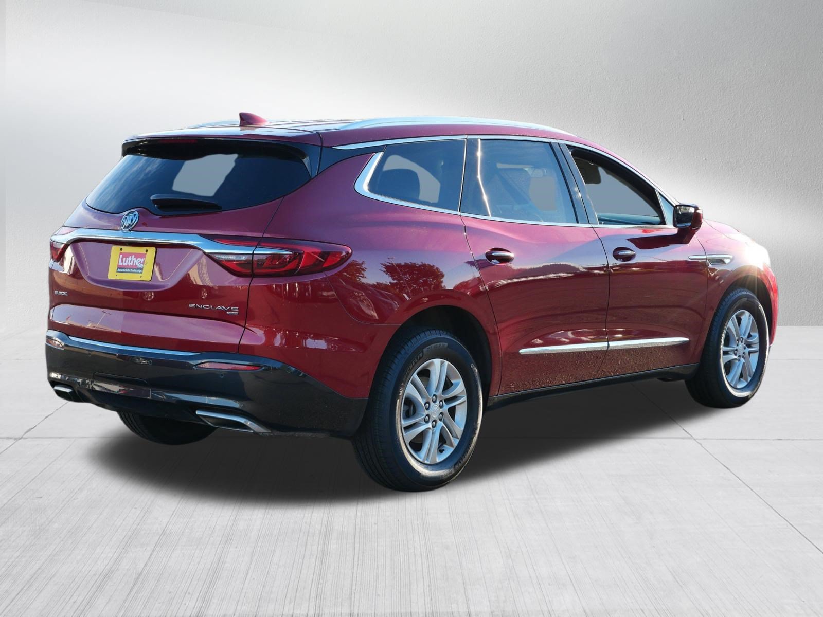 Used 2018 Buick Enclave Essence AWD/4WD image 7
