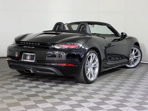 Used 2021 Porsche 718 Boxster image 7