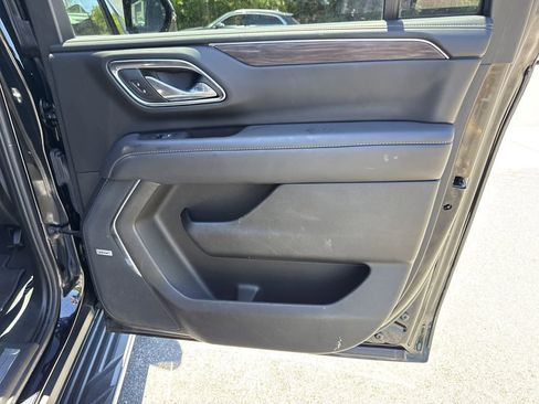 Used 2024 Chevrolet Suburban LT w/ Luxury Package AWD/4WD image 31