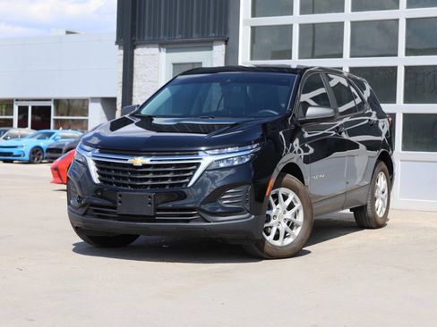Used 2024 Chevrolet Equinox LS w/ LS Convenience Package AWD/4WD image 3