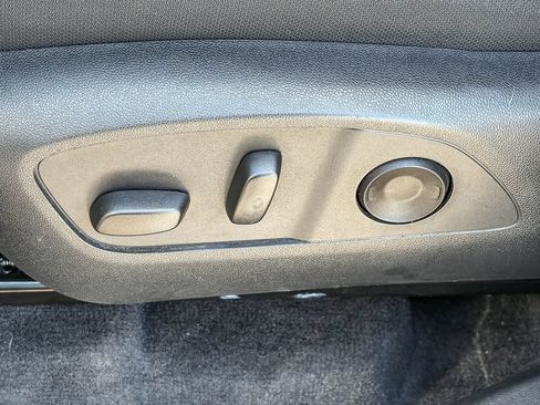 Used 2025 GMC Acadia Elevation FWD image 44