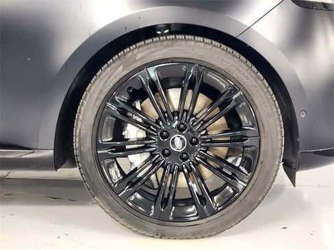 Used 2023 Land Rover Range Rover SE image 8