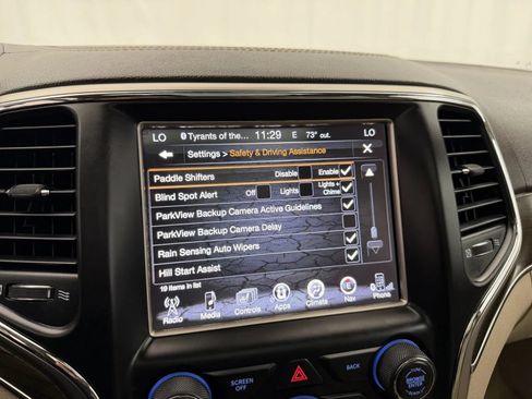 Used 2017 Jeep Grand Cherokee Overland w/ Jeep Active Safety Group AWD/4WD image 28