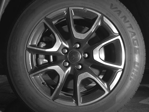 Used 2025 Jeep Compass Trailhawk image 12